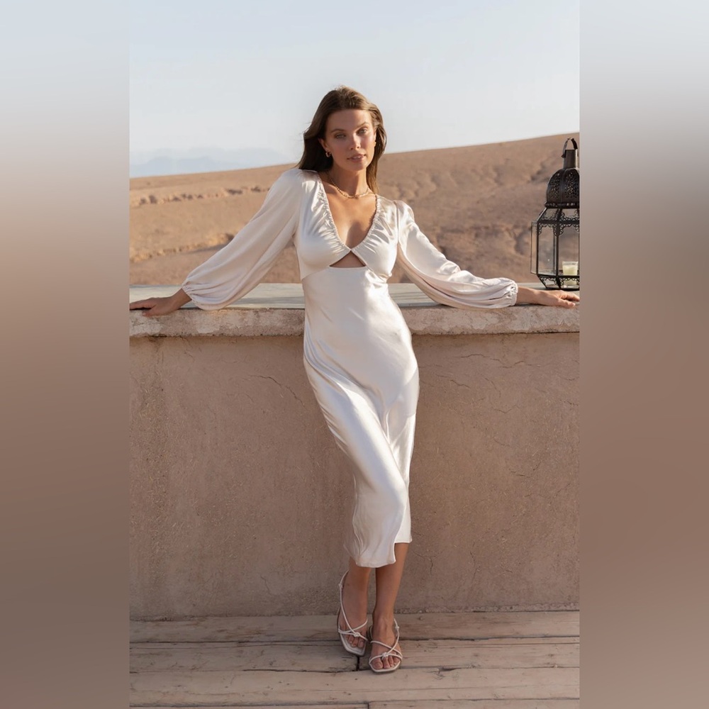 Adriel Maxi Dress Champagne